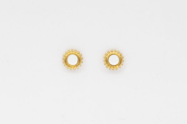 Emaillierte Ohrstecker in Gold