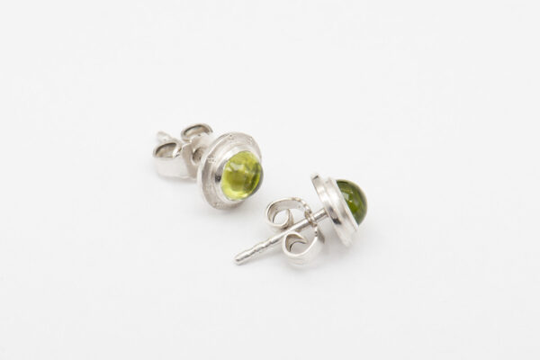 Peridot Ohrstecker in Silber