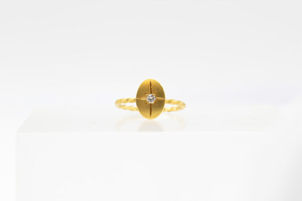 750/ Gelbgold Ring mit Diamant in Sternfassung