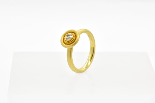 Granulierter Diamant-Ring