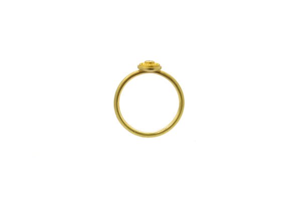 Feiner, granulierter Goldring