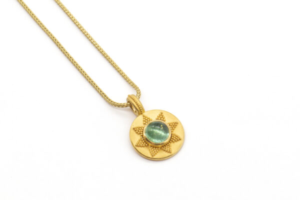 Turmalin Anhänger in Gold mit Stern-Granulation