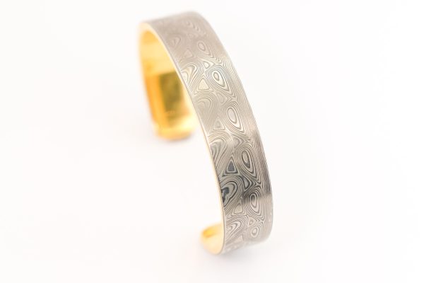 Damaszenerstahl-Armreif mit Gold
