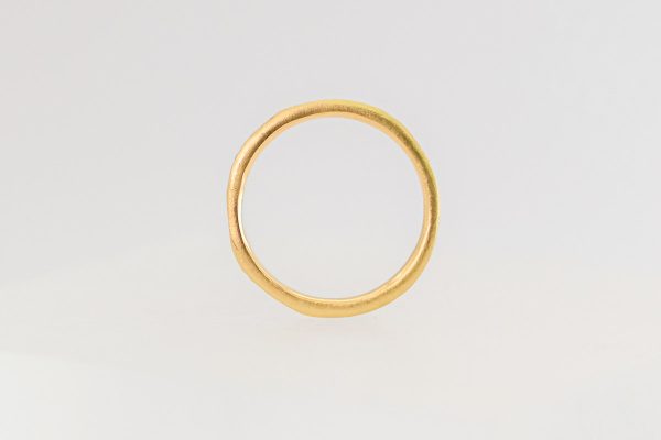 Goldring mit vielen Brillanten