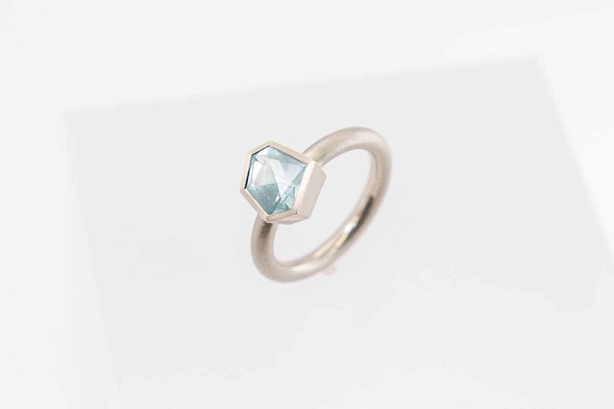 Weißgoldring mit Beryll