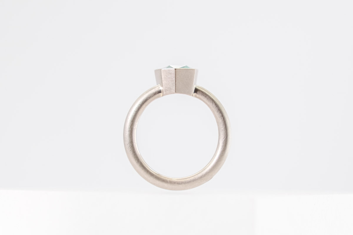 Weißgoldring mit Beryll